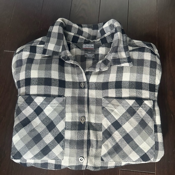 Outdoor Research Women’s Flannel Black White Button-Up UPF 50+ | Like New - Picture 11 of 12
